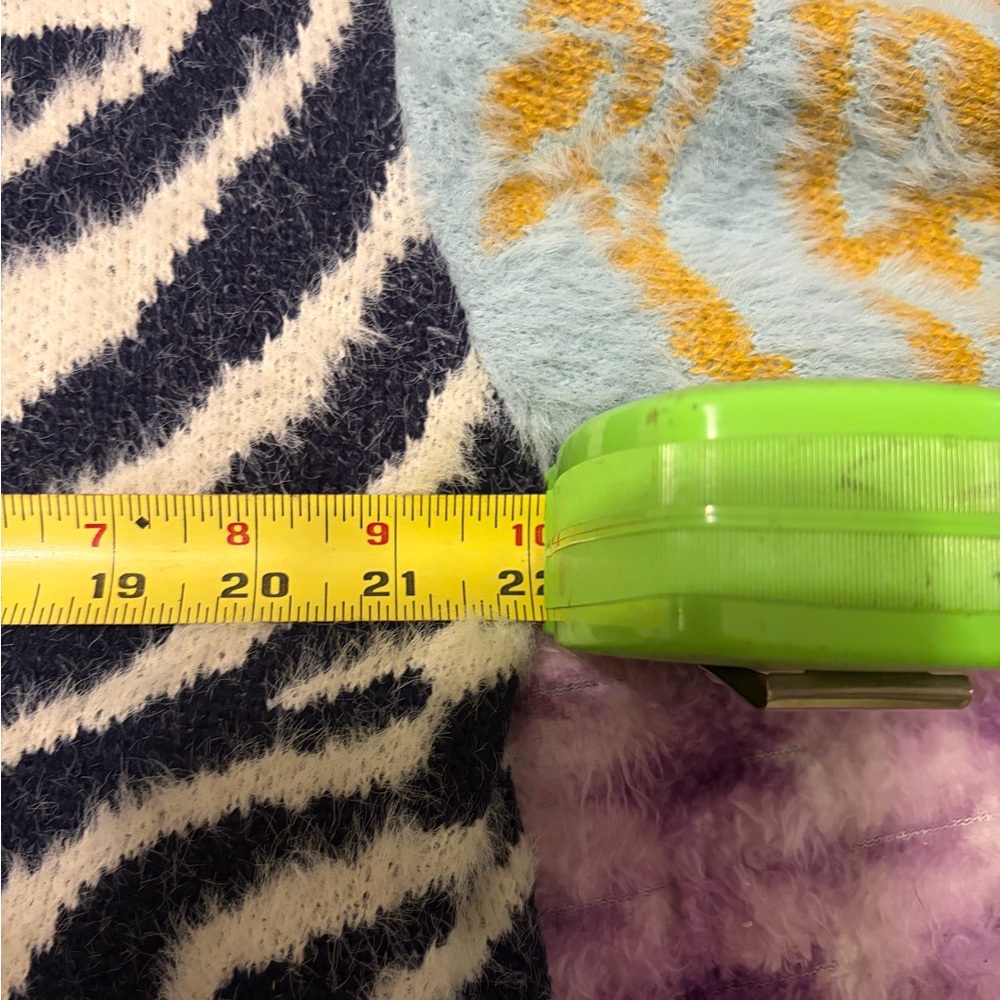 Saachi Vibrant Multicolor Patterned Cardigan - image 3